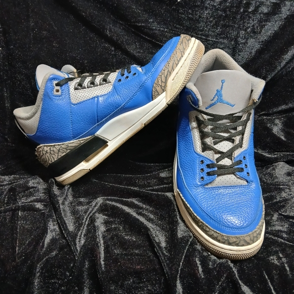 Air Jordan 3 Retro Varsity Royal - Picture 1 of 5